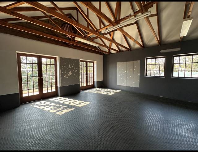 186M² OFFICE TO LET IN PARKMORE